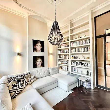 Historic Mansion In The Heart Of 304m2 Apartment *